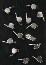 SIFFLETS D'ARBITRE EN M&Eacute;TAL (100 pi&egrave;ces)