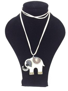 Collier avec Éléphant Crème (1 pc)