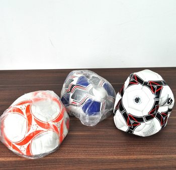 DÉSTOCKAGE BALLONS DE FOOT (3 pcs.)